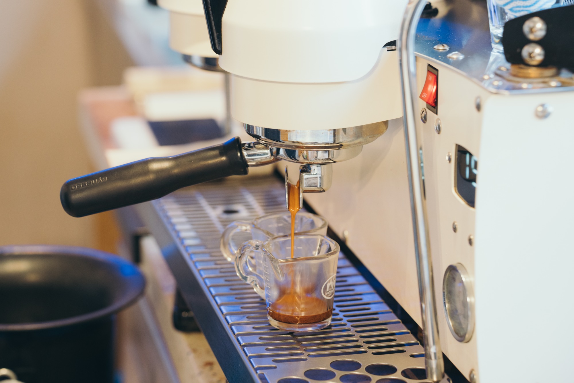 “ささやかな一杯で、幸せな一生に”「R COFFEE STAND」のコーヒーへのこだわりとは？